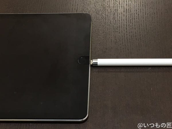 apple pencilをipadから充電する | 真ガジェットレビューの匠 Apple PencilをiPadから充電する図