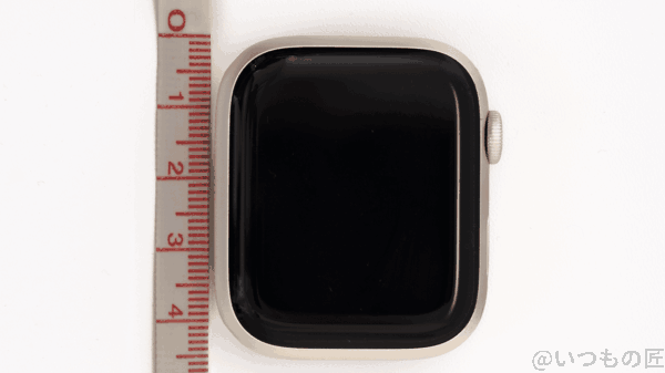 apple-watch-7-size | 真ガジェットレビューの匠 Apple Watch Series 7本体サイズはスペック通り大きくなりましたが、目で見てデカい!と思うほどではありません。