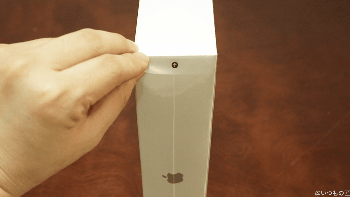 M2 MacBook Airの開封画像