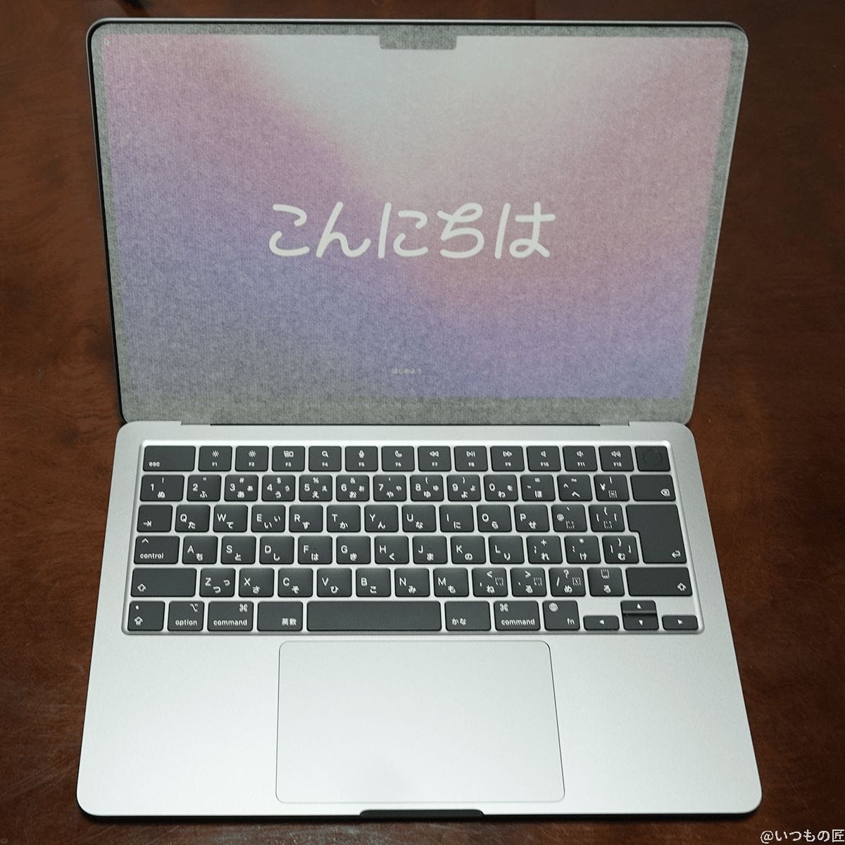 M2 MacBook Air初起動時の画像