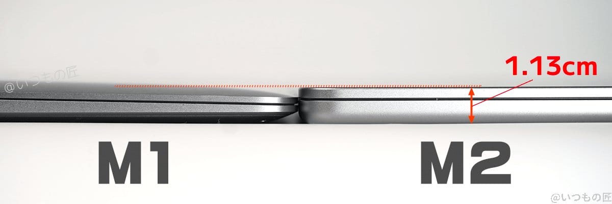 Macbook Air M2とMacbook Air M1の厚さ比較