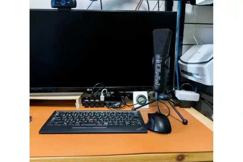 tascam tm-250u ななめ 20cm レイアウト写真 | 真ガジェットレビューの匠 TASCAM TM-250U ななめ 20cm レイアウト写真
