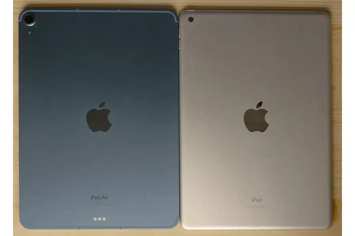 iPad Air5と無印iPadのサイズを比較すると、同じように見えます