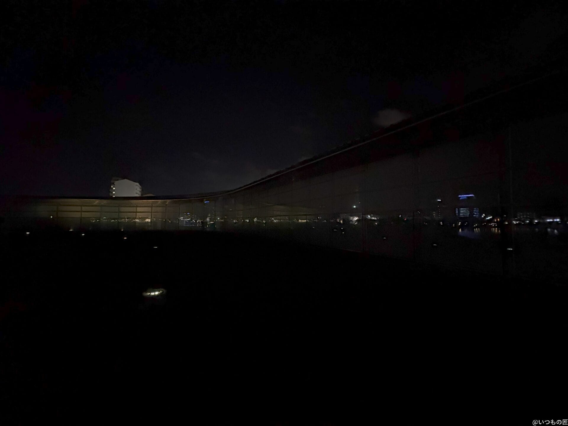 iPad mini 第7世代 カメラ
iPhone 16 で暗所撮影した写真