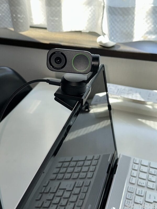 Insta360 Link 2 レビュー
Insta360 Link 2 のAI追跡機能をテストしている様子